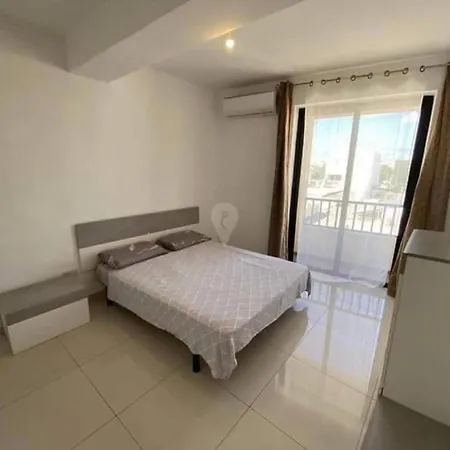 Tedds Cosy 2 Bedroom Appartement *