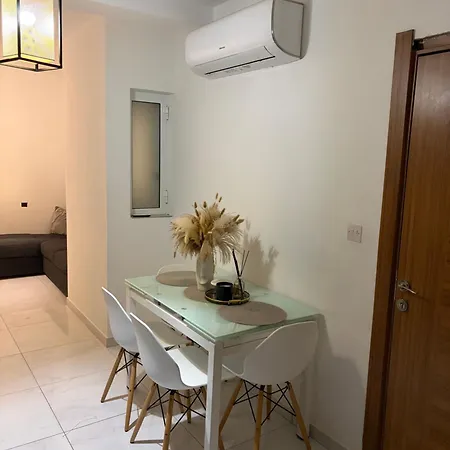 Tedds Cosy 2 Bedroom Pietà